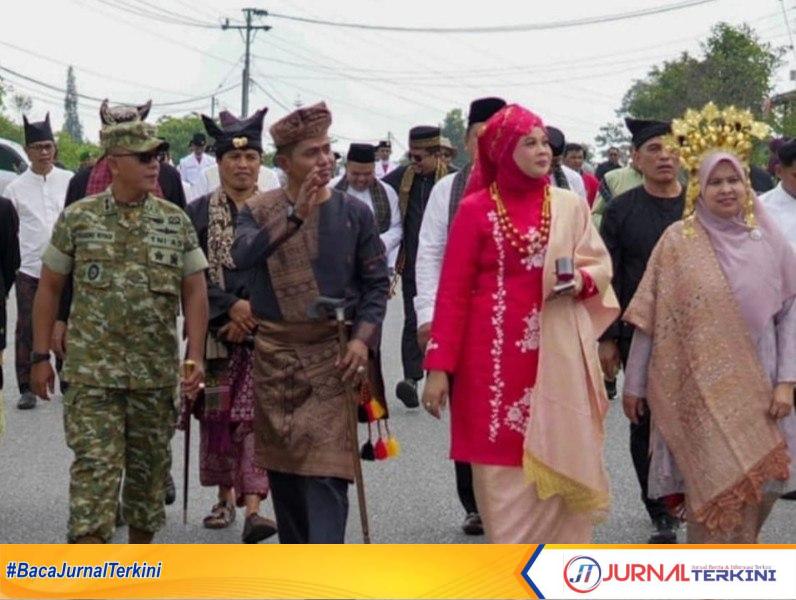 Pawai Alegoris HUT Ke-81 RI di Kabupaten Solok. (Foto: Kominfo Kab Solok)
