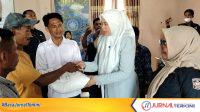 IMG-20260920-WA0020-100kb Salurkan Beras & Bibit Lele, Pemkab Solok Perkuat Ketahanan Pangan di Koto Sani. (Foto: Kominfo Kab Solok)