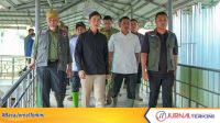 IMG-20260925-WA0093-100kb Wapres RI, Gibran Rakabuming Raka saat menjenguk Korban Banjir Bandang Arosuka, Kabupaten Solok (Foto: Adpim Sumbar)