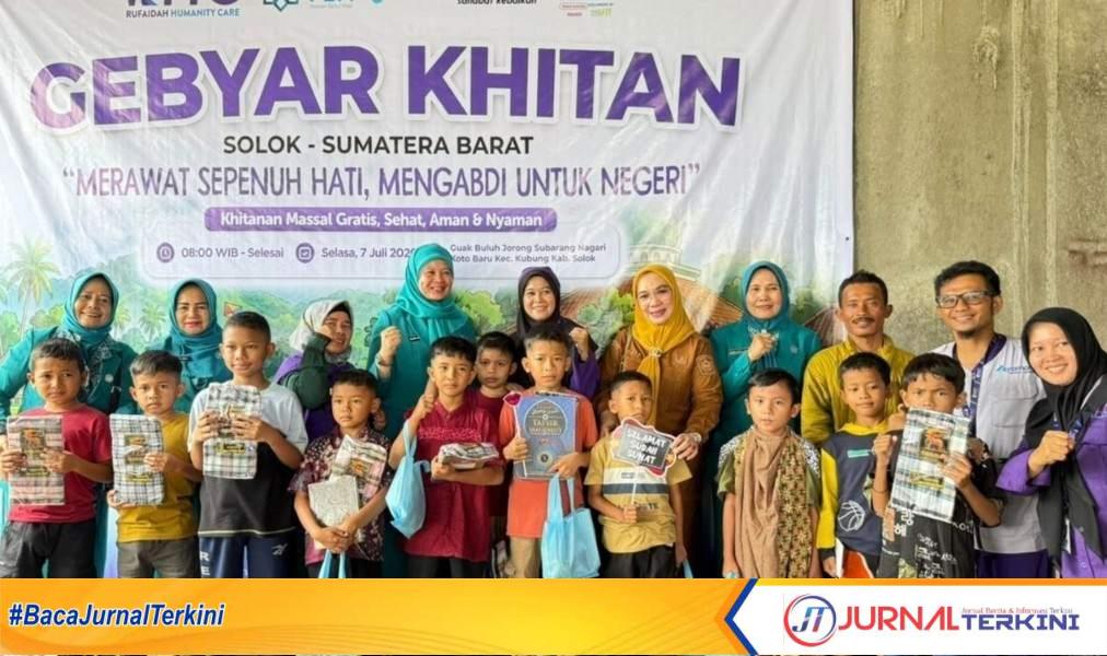 Khitanan Massal Gratis di Nagari Koto Baru. (Foto Kominfo Kab Solok)
