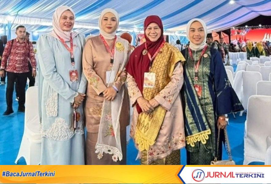 Ny. Nia Jon Firman Pandu Hadiri HUT ke-46 DEKRANAS di Makassar. (Foto Kominfo Kab)