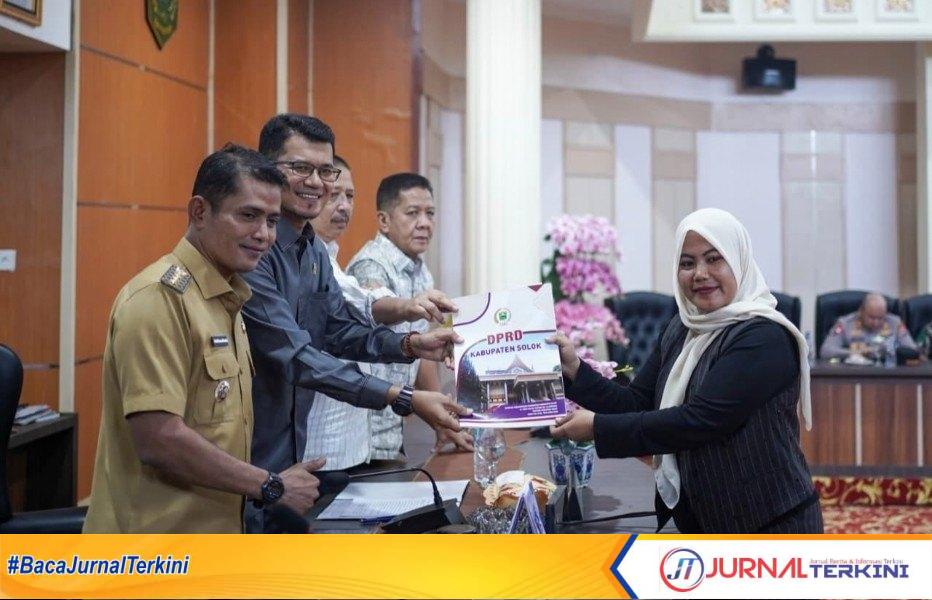 Rapat Paripurna DPRD Kabupaten Solok. (Foto Kominfo Kab Solok)