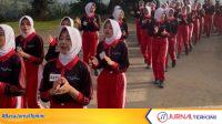 60 Orang Calon Paskibraka Sambut Ny. Kurniati dengan Formasi Khas Pasukan Pengibar Bendera. (Foto: Kominfo Kab Solok)