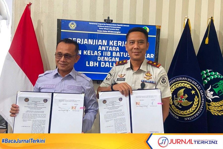 Rutan Kelas IIB Batusangkar Tanda tangani Perjanjian Kerja sama dengan Lembaga Bantuan Hukum Dalimos. (Foto: Rutan Batusangkar)