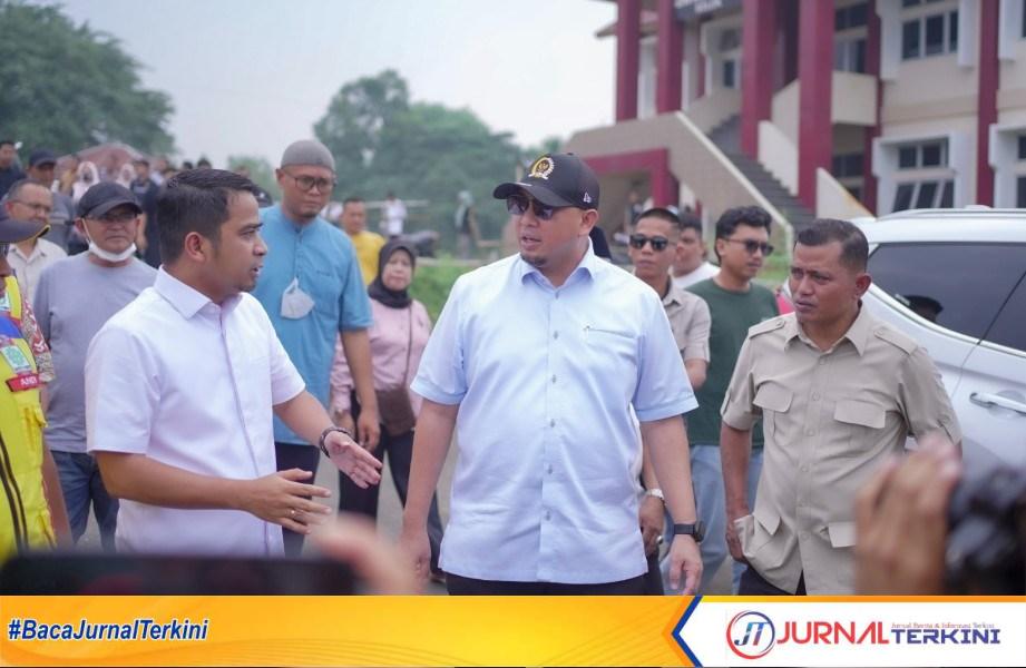 Bupati Solok Dampingi Wakil Ketua Komisi VI DPR RI Tinjau Jalan Lingkar Utara Kota Solok (Foto: Kominfo Kab Solok)