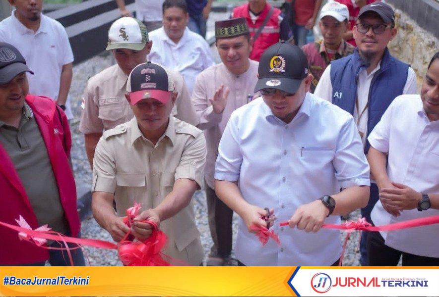Bupati Solok Bersama Wakil Ketua Komisi VI DPR RI Resmikan Tower BTS di Nagari Sulit Air. (Foto: Kominfo Kab Solok)