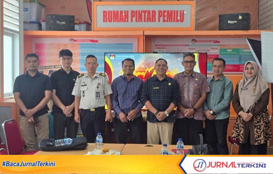 Rapat Pleno Rekapitulasi Data Pemilih KPU Tanah Datar (Foto: Rutan Batusangkar)