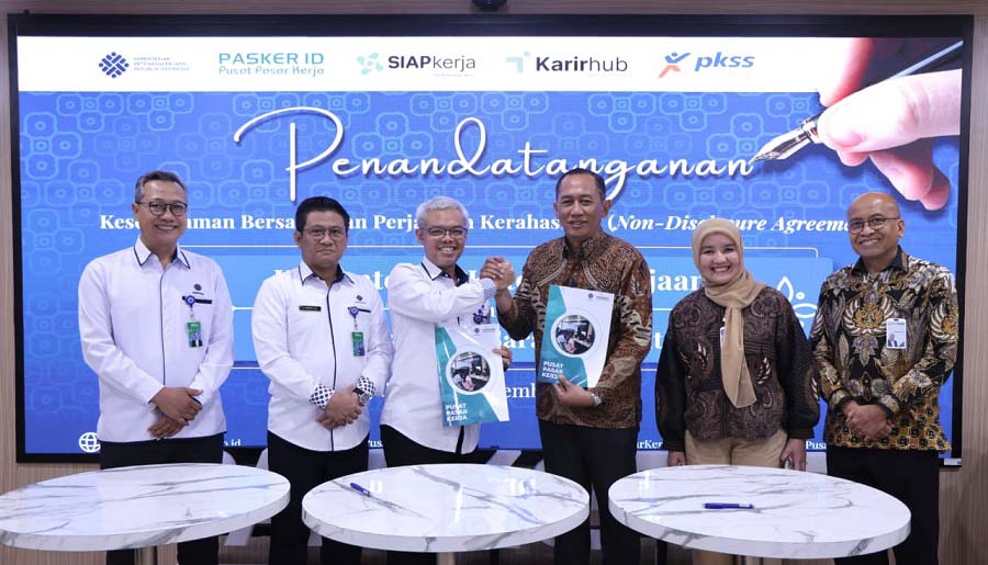 penandatanganan Kesepahaman Bersama oleh Sekretaris Jenderal Kemnaker Cris Kuntadi dan Direktur PT PKSS Sadmiadi di Jakarta, Selasa (1/9).