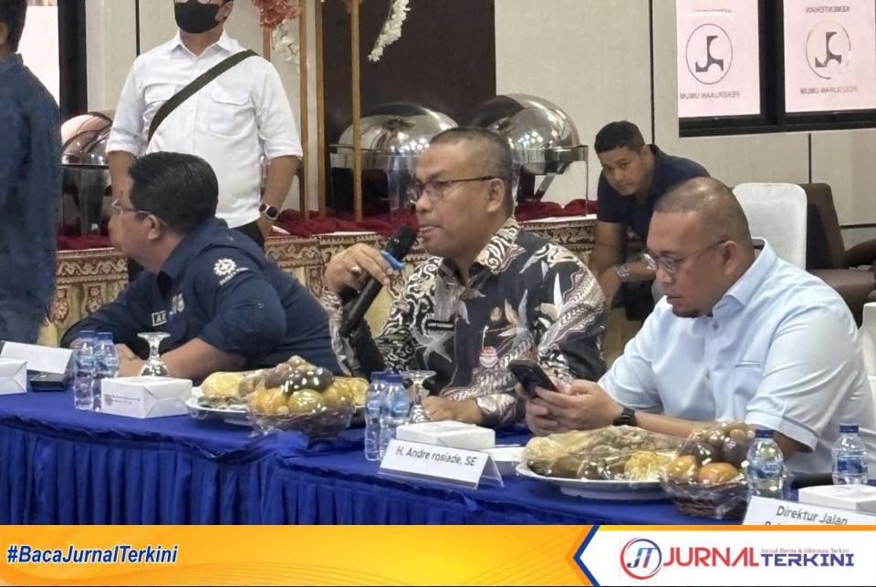Rapat Pembahasan Persiapan dan Percepatan Pembangunan Tol Padang-Sicincin. (Foto: Adpim Sumbar)