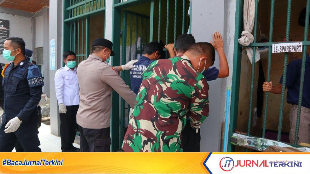Razia gabungan di Lapas Narkotika Sawahlunto (Foto: Lpkn Sawahlunto)
