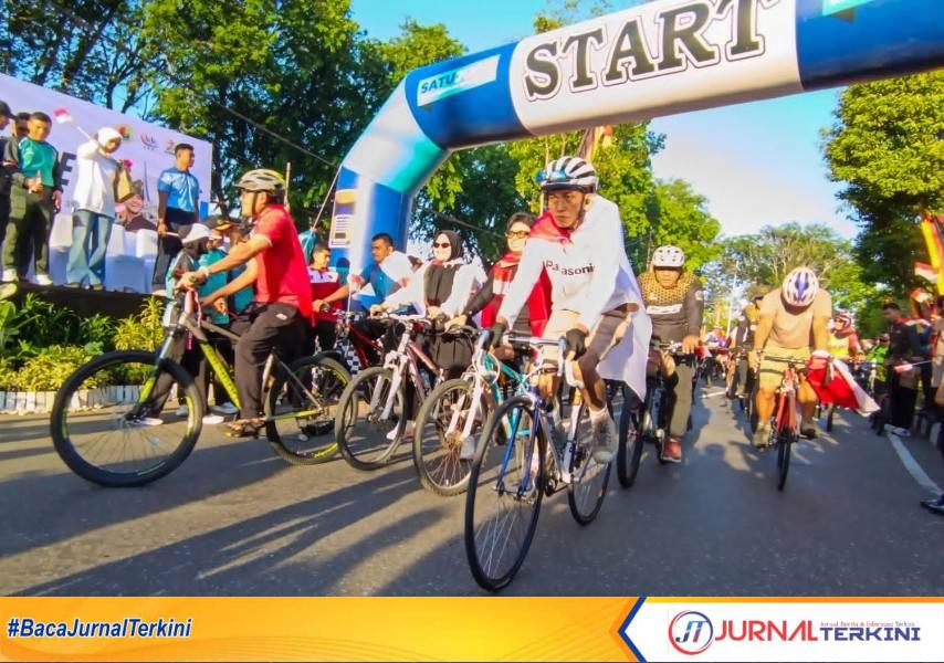 Para Pesepeda Padati Satu Dekade Gowes Siti Nurbaya Warnai HJK Padang ke-357.(Foto: Pemko Padang)