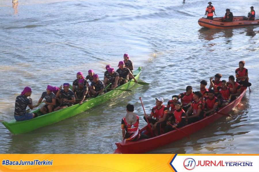 Lomba Selaju Sampan Tradisional HJK Padang ke-357. (Foto: Pemko Padang)