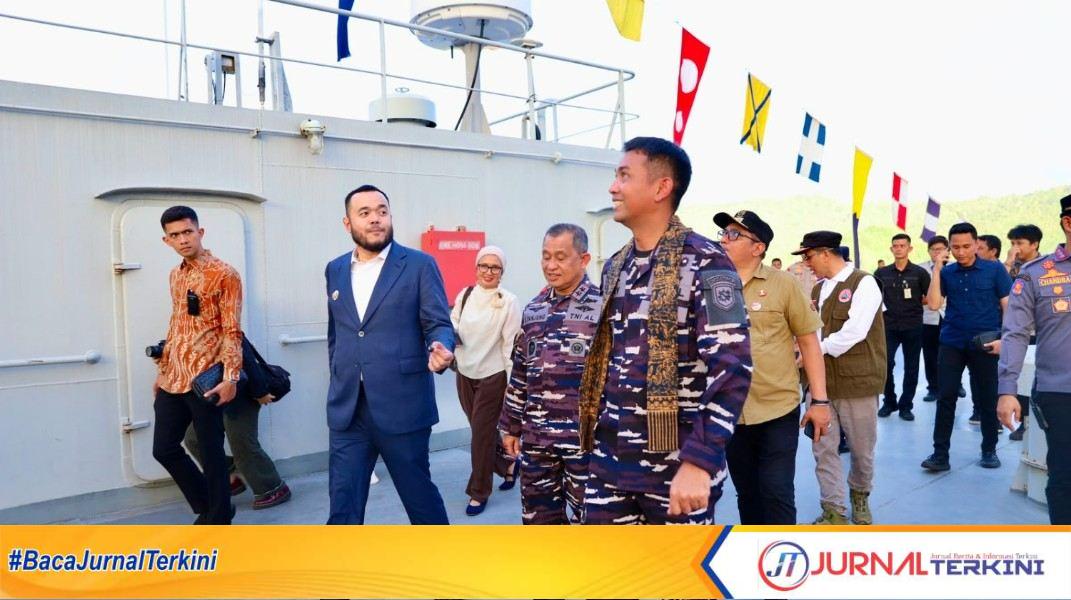 KRI Teluk Kendari-518 Bersandar di Teluk Bayur. (Foto: Pemko Padang)