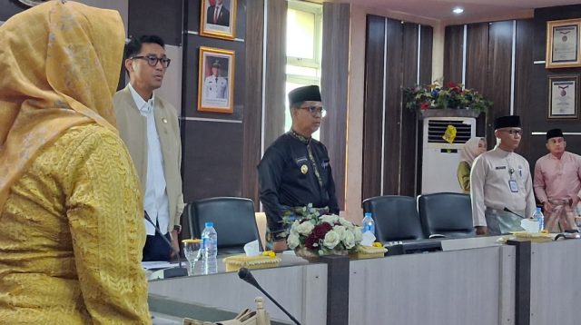 Bupati Karimun Iskandarsyah di Karimun memimpin rapat koordinasi Tim Percepatan Akses Keuangan Daerah di ruang rapat Cempaka Putih, Kantor Bupati Karimun, Senin (21/9/2026). (Foto: Diskominfostaper Karimun)