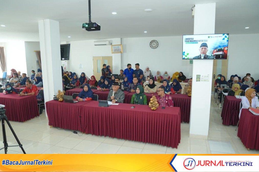 Gubernur Sumbar, Mahyeldi Ansharullah saat kegiatan penilaian akreditasi rumah sakit secara daring (Dok. Istimewa)