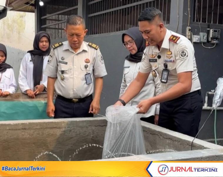 Rutan Batusangkar Tebar Bibit Ikan dan Bekali Keterampilan WBP (Dok. Rutan Batusangkar)