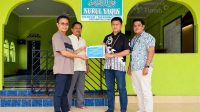 PT Timah Tbk menyerahkan bantuan operasional guna mendukung rehabilitasi serta penambahan sarana dan prasarana ibadah di Surau Nurul Yaqin, Kelurahan Tanjung Batu Kota, Kecamatan Kundur, Kabupaten Karimun, Kepulauan Riau.