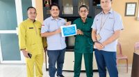 PT Timah Tbk menyerahkan bantuan sarana olahraga guna mendukung Tim All Star Kundur Barat U-40 yang berlaga pada kejuaraan GMM Cup II Pasir Panjang di Lapangan Pasir Panjang, Kecamatan Meral Barat, Kabupaten Karimun, Kepulauan Riau.
