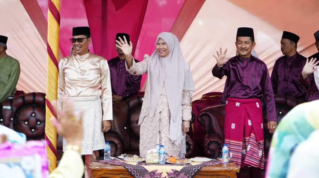 Wakil Bupati Indragiri Hilir, Yuliantini, secara resmi membuka Musabaqah Tilawatil Qur’an (MTQ) ke-55 tingkat Kecamatan Mandah di Lapangan Sepak Bola Mandah, Selasa (30/9/2025).