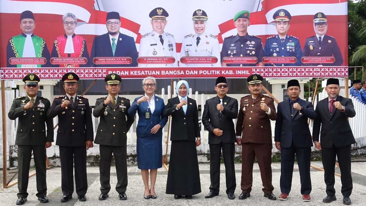 Wakil Bupati Indragiri Hilir (Inhil), Yuliantini, memimpin upacara peringatan Hari Kesaktian Pancasila yang digelar di Lapangan Upacara Kantor Bupati, Rabu (1/10/2025).