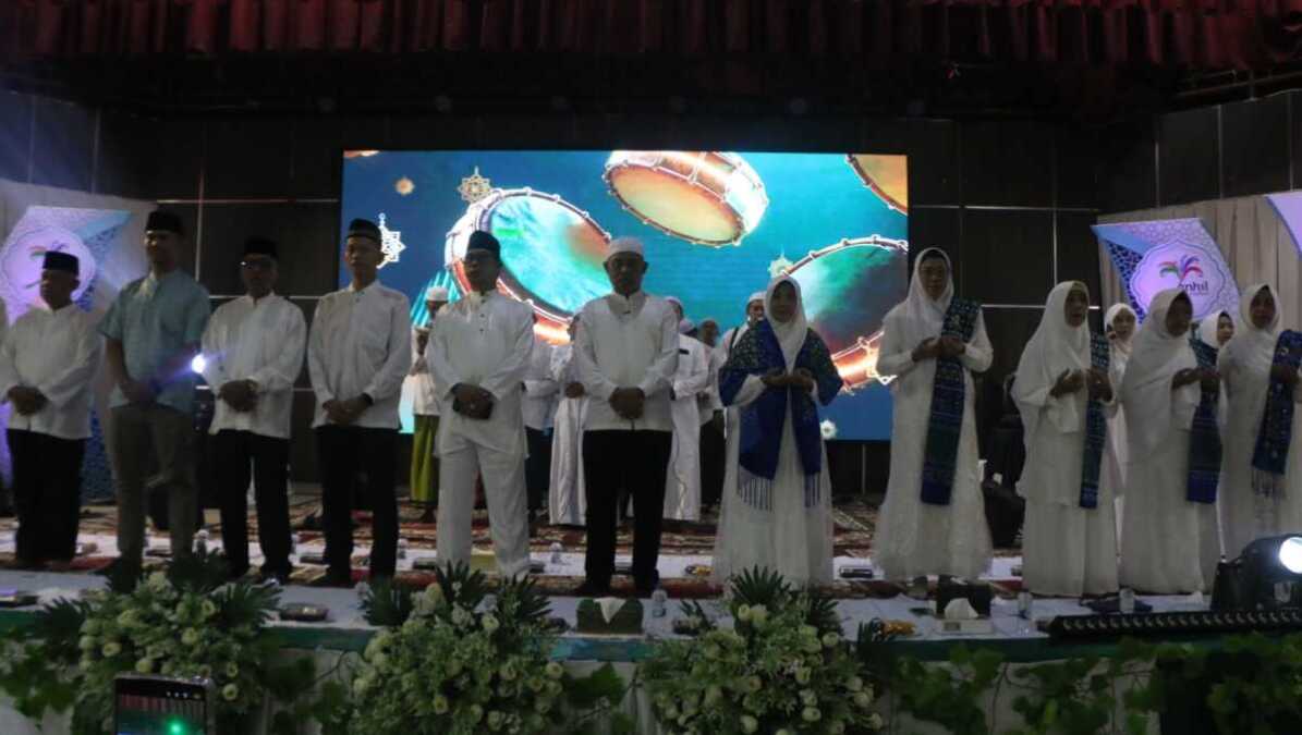 Penutupan Festival Hadroh Al Banjari Tingkat Provinsi Riau, Minggu (16/11/2025) malam, di Gedung Daerah Engku Kelana, Tembilahan.
