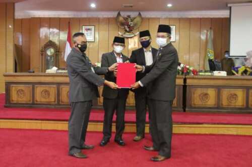 Rapat Paripurna Pansus LKPJ