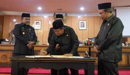 Bupati Karimun Hadiri Rapat Paripurna Pengesahan APBD Perubahan 2023