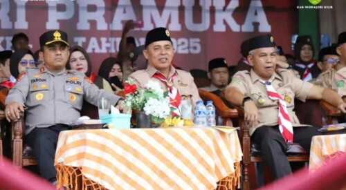 Bupati Inhil H. Herman memimpin upacara peringatan Hari Pramuka ke-64 dan melepas kontingen ke World Muslim Scout Jambore 2025