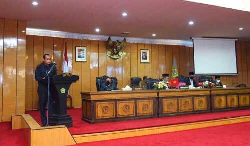 Rapat paripurna LKPj Bupati Karimun 2020