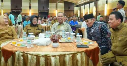 Bupati Inhil Terima Penghargaan Realisasi Investasi Terbesar Kedua se-Riau dan Sertifikat HKI Tari Kustodian dari Kemenkumham