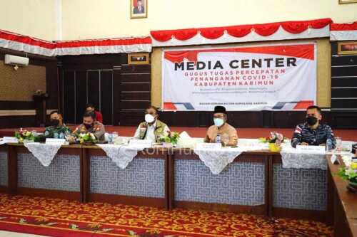 Rapat Evaluasi Penanganan COVID-19 bersama bupati