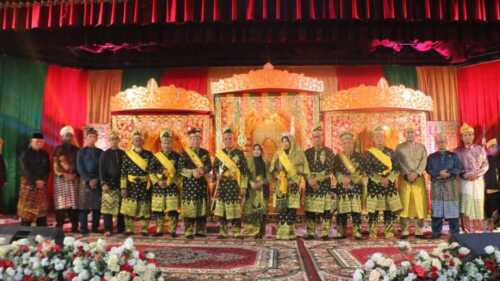 Bupati Inhil Herman Terima Gelar Adat Datuk Seri Setia Amanah