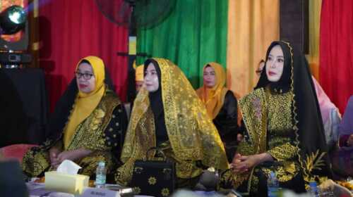 Bupati Inhil Herman Terima Gelar Adat Datuk Seri Setia Amanah