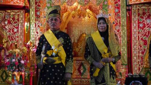 Bupati Inhil Herman Terima Gelar Adat Datuk Seri Setia Amanah