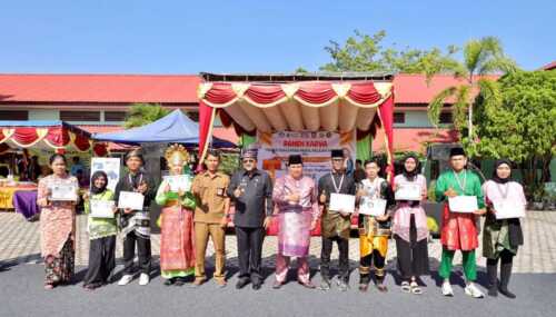 Bupati Hadiri Panen Karya P5 dan Bazar Produk Inovasi SMAN 2 Karimun