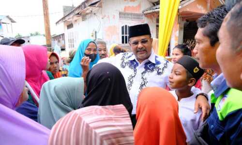 Penyerahan Sertifikat Tanah Pemutihan di Sei Lakam Barat