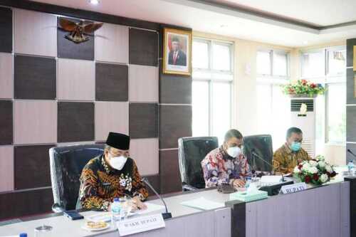 Rapat monitoringdan  evaluasi pembangunan Karimun