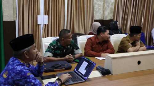Rapat Koordinasi (Rakoor) Pengendalian Inflasi secara virtual yang dipimpin oleh Menteri Dalam Negeri (Mendagri) Tito Karnavian. Bupati Inhil diwakili Asisten Bidang Perekonomian dan Pembangunan Setda Inhil, Junaidi Ismail, bersama Tim Pengendalian Inflasi Daerah (TPID) Kabupaten Inhil mengikuti rakor ini dari Ruang Vidcon Dinas Kominfo Pers Kabupaten Inhil.