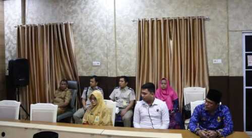 Rapat Koordinasi (Rakoor) Pengendalian Inflasi secara virtual yang dipimpin oleh Menteri Dalam Negeri (Mendagri) Tito Karnavian. Bupati Inhil diwakili Asisten Bidang Perekonomian dan Pembangunan Setda Inhil, Junaidi Ismail, bersama Tim Pengendalian Inflasi Daerah (TPID) Kabupaten Inhil mengikuti rakor ini dari Ruang Vidcon Dinas Kominfo Pers Kabupaten Inhil.