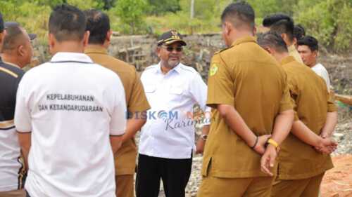 Bupati Meninjau Tambatan Perahu Nelayan