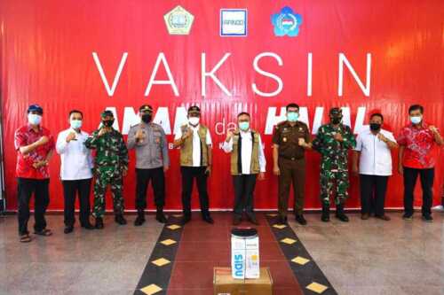 Tinjau vaksinasi massal serentak