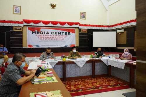 Wabup rapat evaluasi PPKM secara virtual bersama menteri