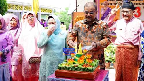 Bupati Hadiri Perayaan HUT SDN 003 Teluk Uma